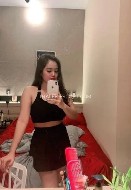Tralee escort Chloe — 4