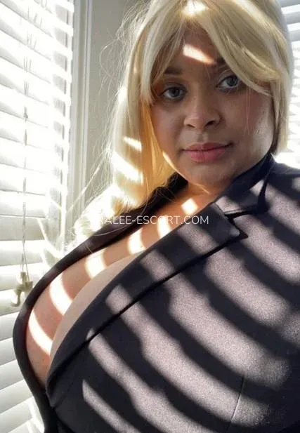 Tralee escort Elisabeth — 5
