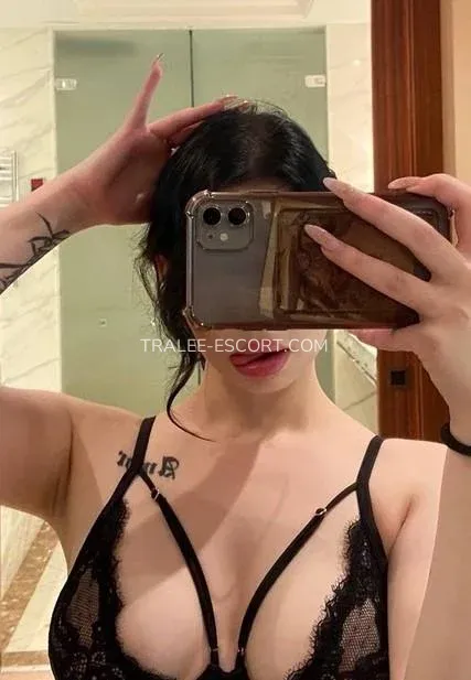 Tralee escort Emilia — 4