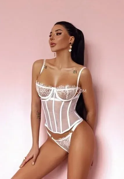 Tralee escort Makayla — 1